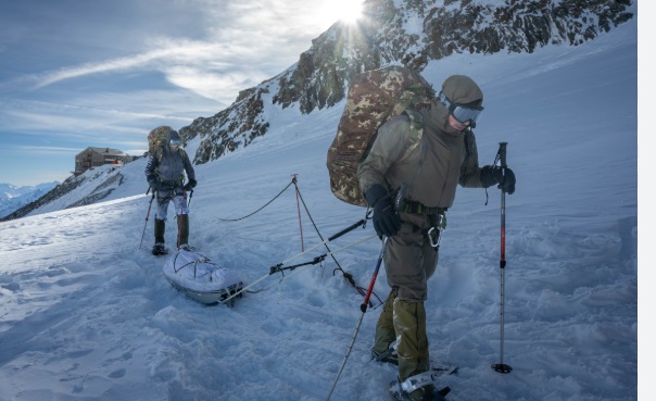 Sul Monte Bianco a “Scuola di sopravvivenza” – Vivere in condizioni estreme nel gelo: l’esperimento con 18 militari